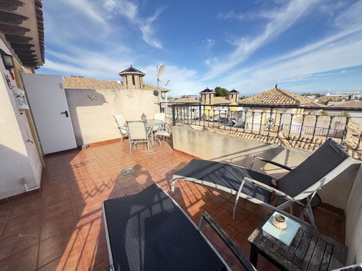 Image No.16-2 Bed Townhouse for sale