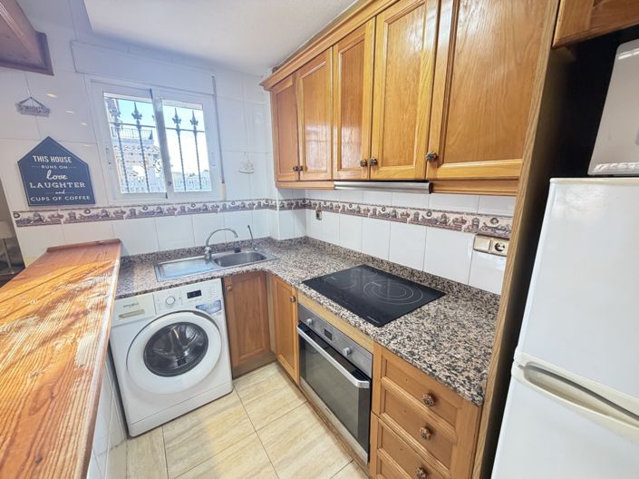 Image No.6-2 Bed Townhouse for sale