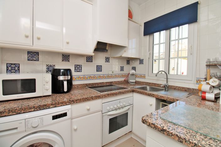 Image No.10-3 Bed Townhouse for sale