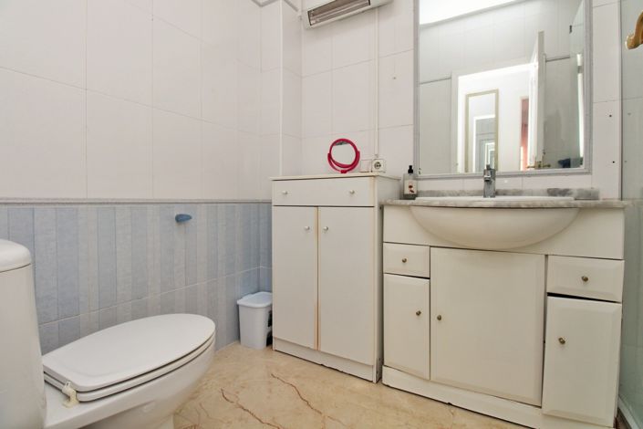 Image No.12-3 Bed Townhouse for sale