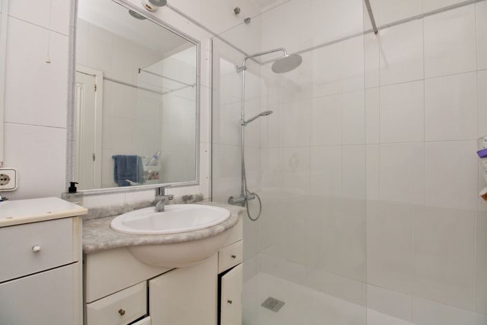 Image No.13-3 Bed Townhouse for sale