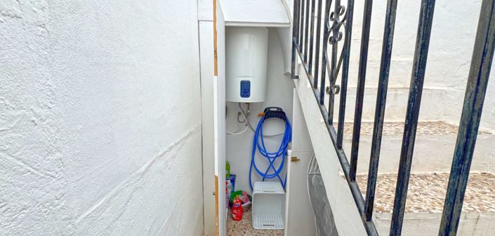 Image No.32-2 Bed Bungalow for sale