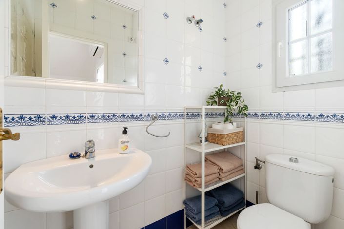 Image No.18-3 Bed Villa for sale