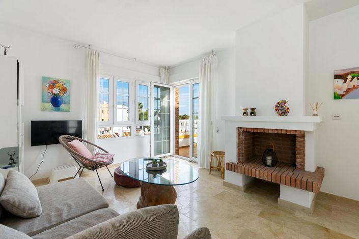 Image No.2-3 Bed Villa for sale