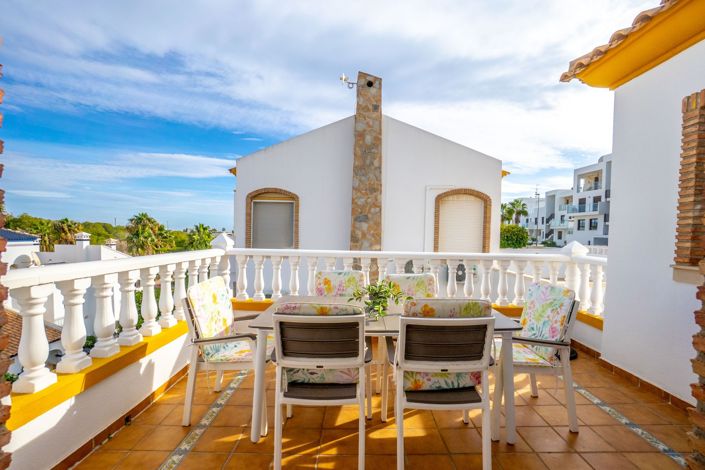 Image No.3-3 Bed Villa for sale