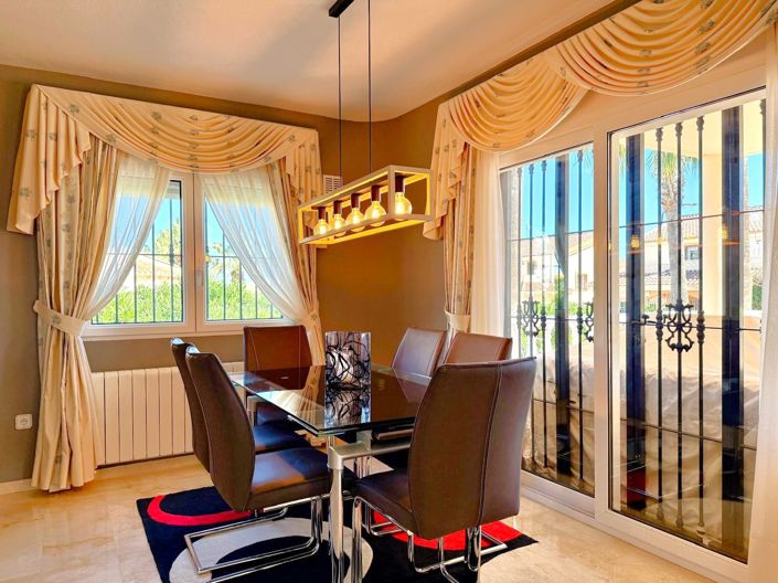 Image No.9-3 Bed Villa for sale