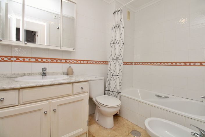 Image No.17-2 Bed Apartment for sale