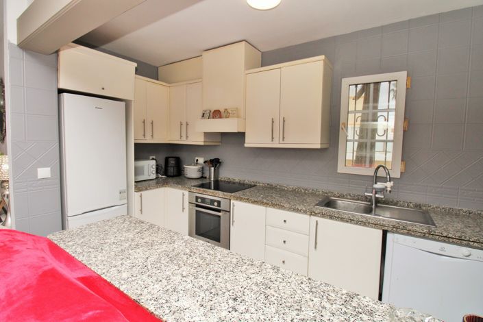 Image No.11-4 Bed Townhouse for sale