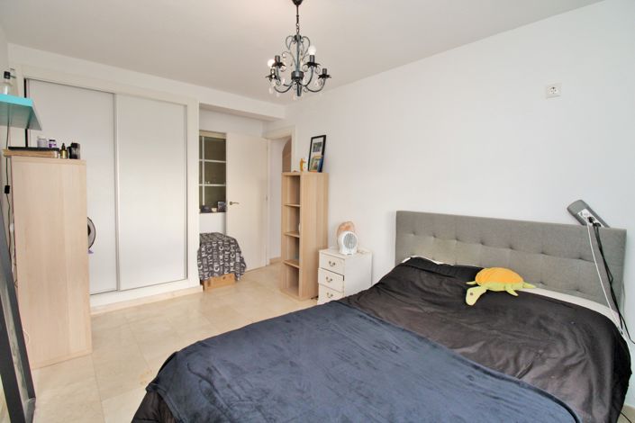 Image No.22-4 Bed Townhouse for sale