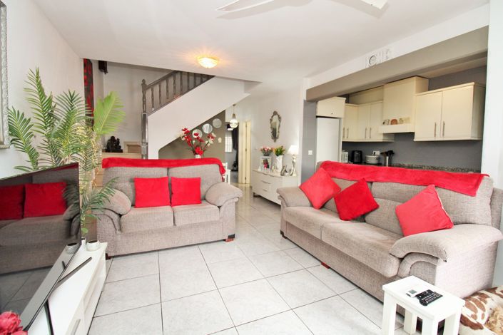 Image No.8-4 Bed Townhouse for sale