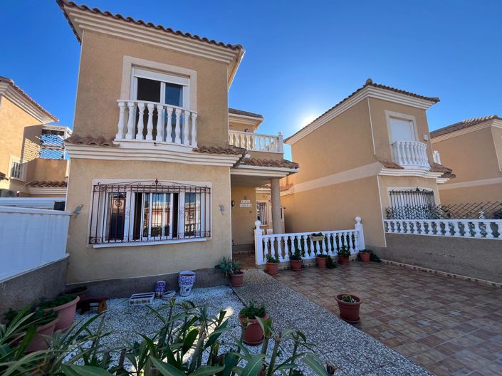 Image No.2-3 Bed Villa for sale
