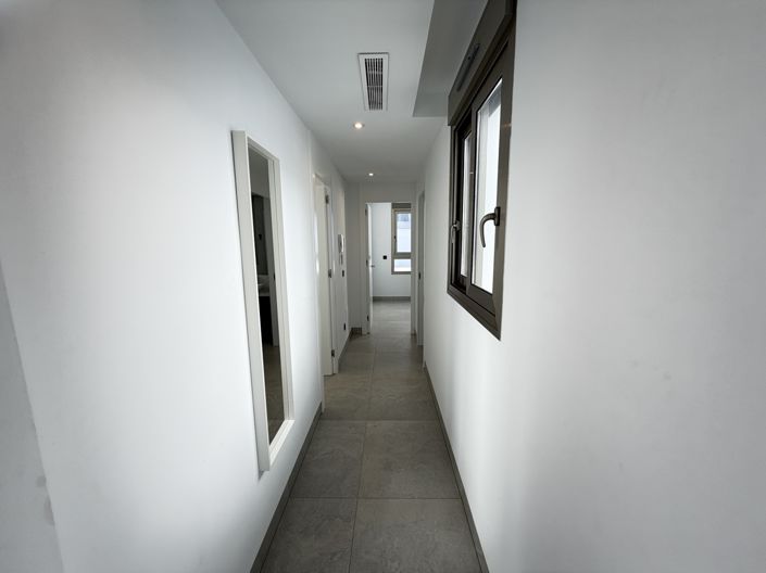 Image No.18-4 Bed Villa for sale