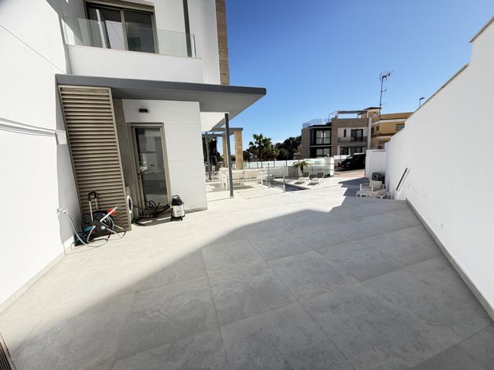 Image No.42-4 Bed Villa for sale