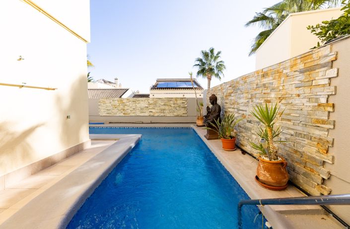 Image No.35-4 Bed Villa for sale