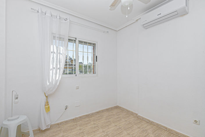 Image No.28-2 Bed Townhouse for sale