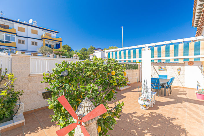 Image No.38-2 Bed Townhouse for sale