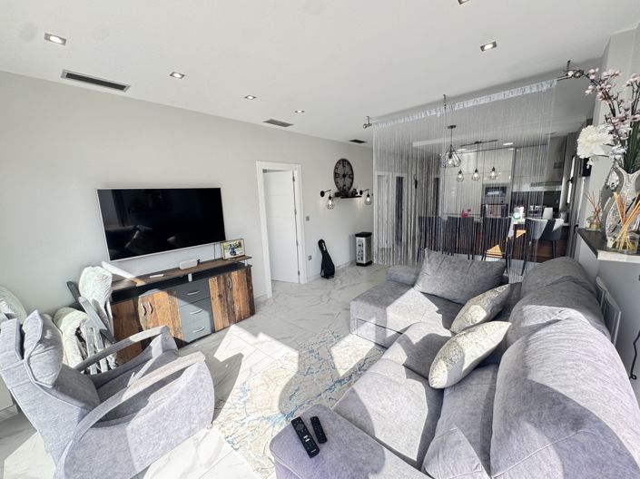 Image No.2-5 Bed Villa for sale