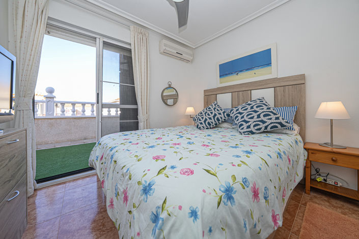 Image No.26-3 Bed Townhouse for sale