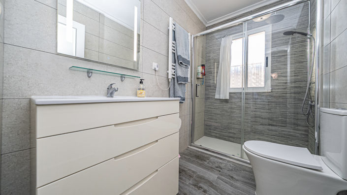 Image No.30-3 Bed Townhouse for sale