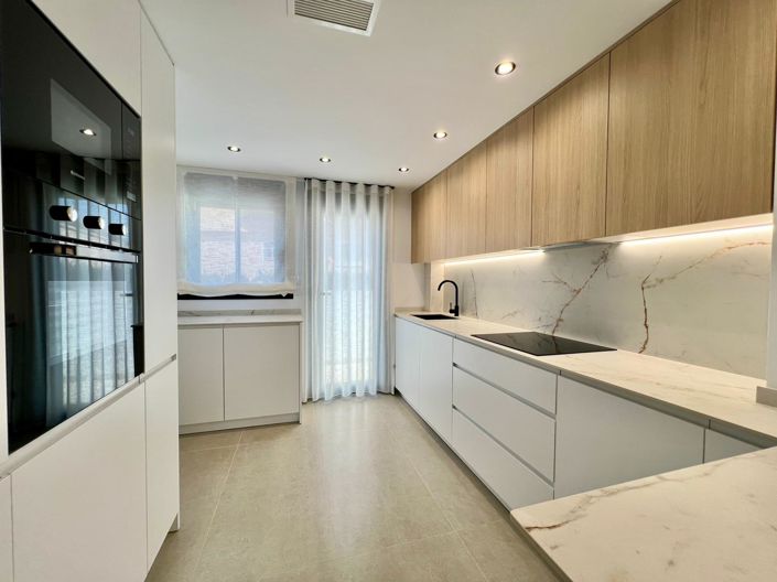 Image No.17-3 Bed Townhouse for sale