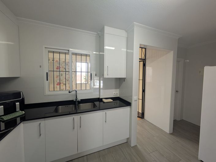 Image No.13-3 Bed Townhouse for sale