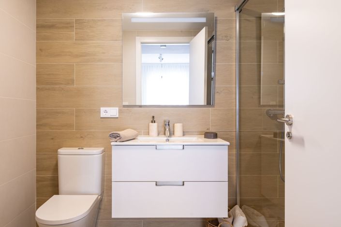 Image No.34-2 Bed Apartment for sale