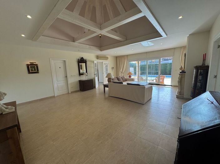 Image No.10-4 Bed Villa for sale