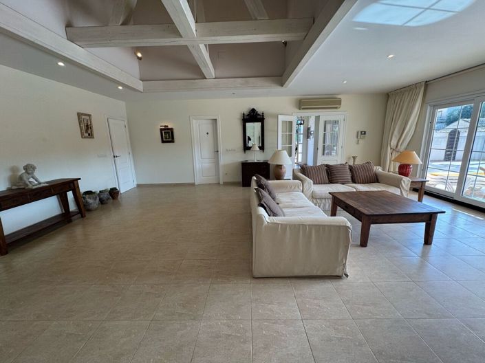 Image No.15-4 Bed Villa for sale