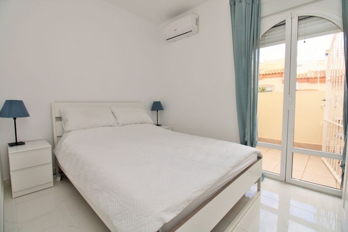 Image No.16-3 Bed Townhouse for sale