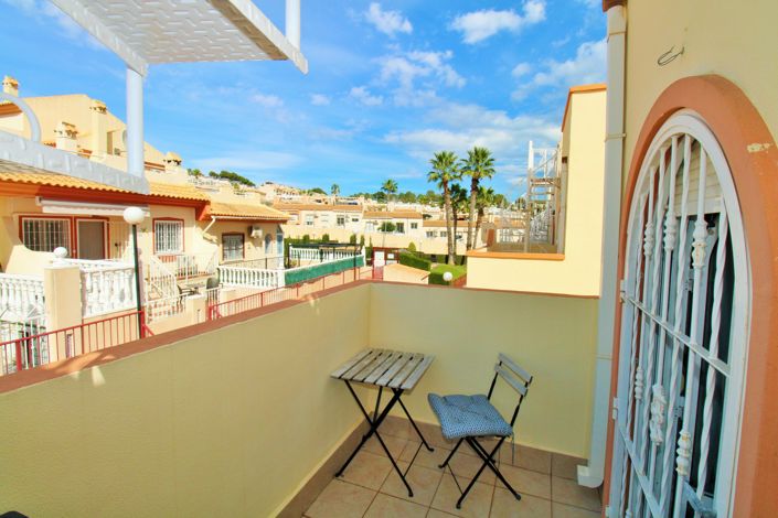 Image No.17-3 Bed Townhouse for sale