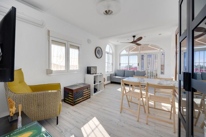 Image No.11-2 Bed Villa for sale