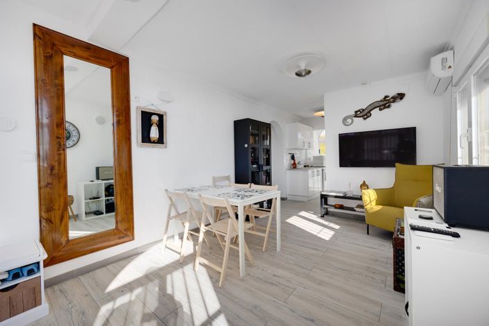 Image No.6-2 Bed Villa for sale