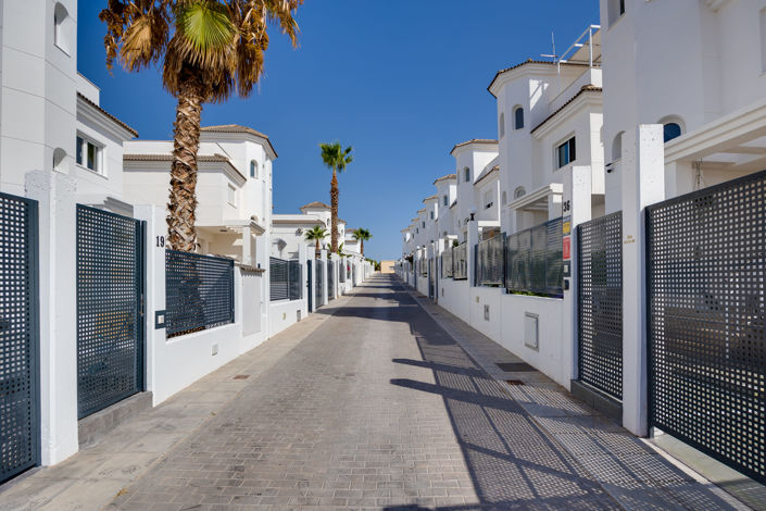 Image No.24-3 Bed Villa for sale