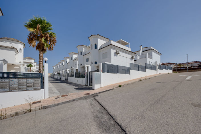 Image No.3-3 Bed Villa for sale