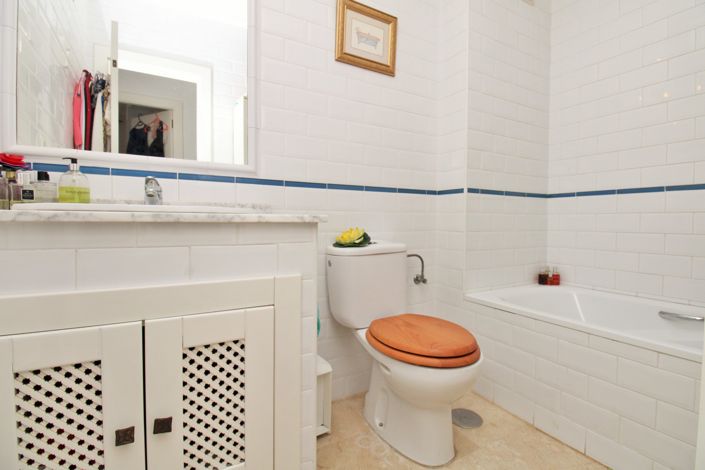 Image No.16-2 Bed Apartment for sale