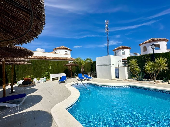 Image No.29-3 Bed Villa for sale