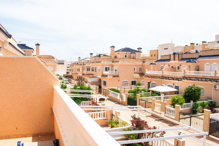 Image No.24-2 Bed Townhouse for sale