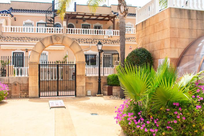 Image No.29-2 Bed Townhouse for sale