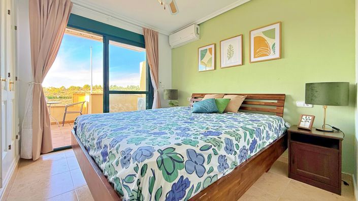 Image No.17-2 Bed Townhouse for sale