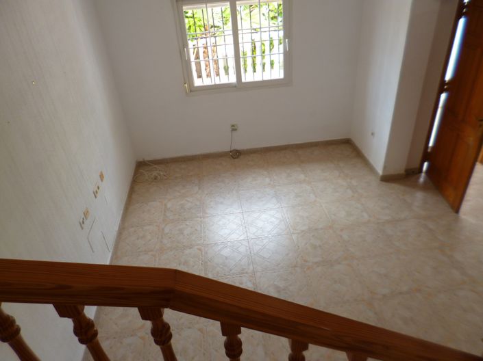 Image No.17-3 Bed Townhouse for sale