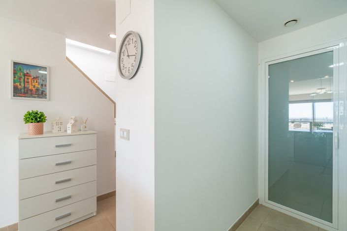 Image No.8-2 Bed Apartment for sale