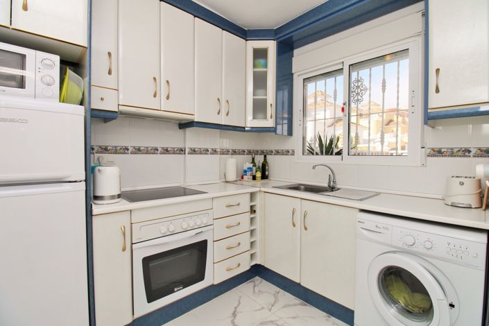 Image No.10-2 Bed Townhouse for sale