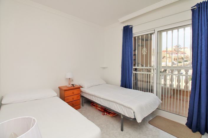 Image No.16-2 Bed Townhouse for sale