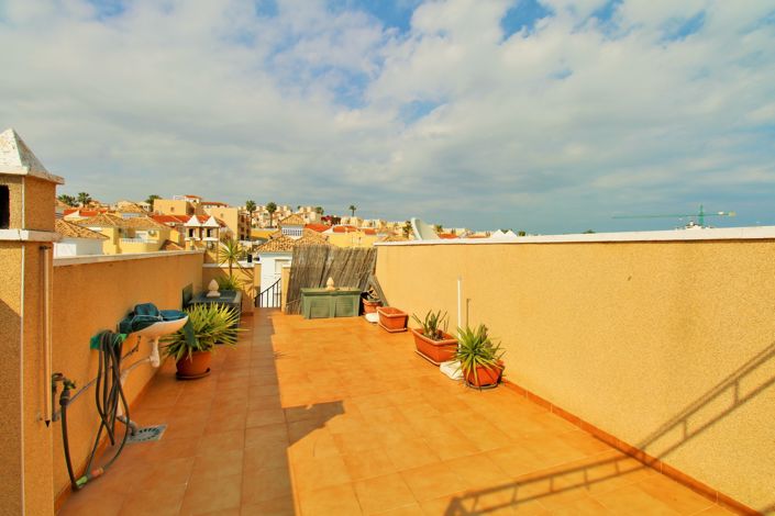 Image No.21-2 Bed Townhouse for sale