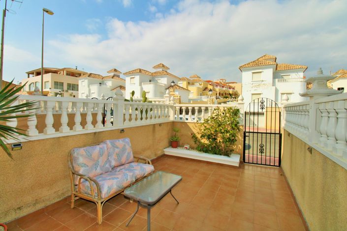 Image No.23-2 Bed Townhouse for sale