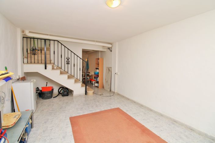 Image No.25-2 Bed Townhouse for sale