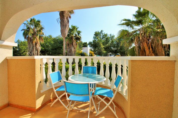 Image No.8-2 Bed Townhouse for sale