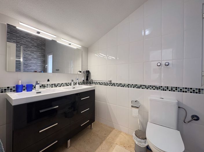 Image No.21-3 Bed Villa for sale