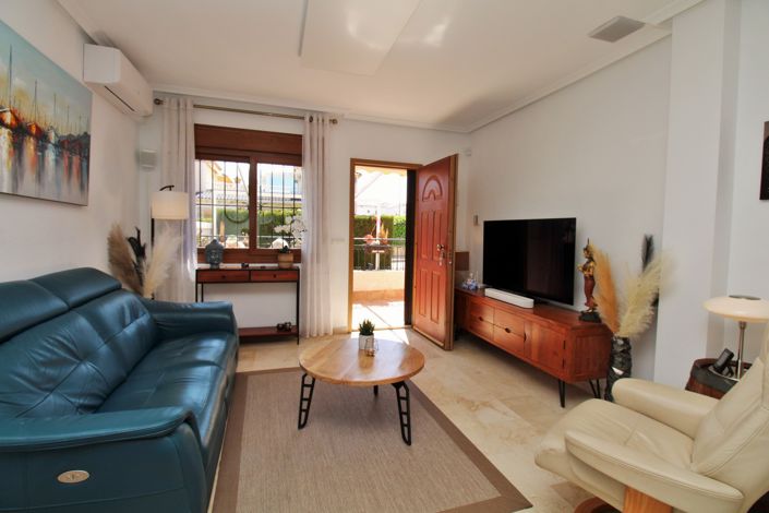 Image No.12-3 Bed Townhouse for sale