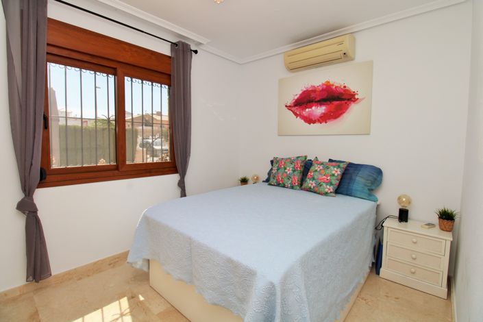 Image No.16-3 Bed Townhouse for sale